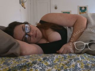 Frecksandframes - Mommy on Top Accidental Creampie POV